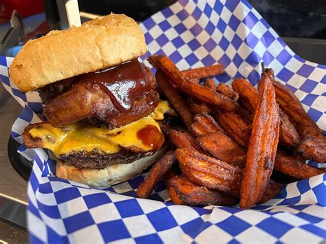 schmidty's burgers|schmidty's bacon burger.